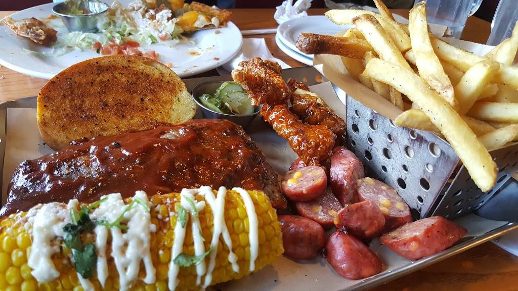 Chilis Grill & Bar | meal takeaway | 2560 W El Camino Real, Mountain View, CA 94040, USA | 6509412227 OR +1 650-941-2227