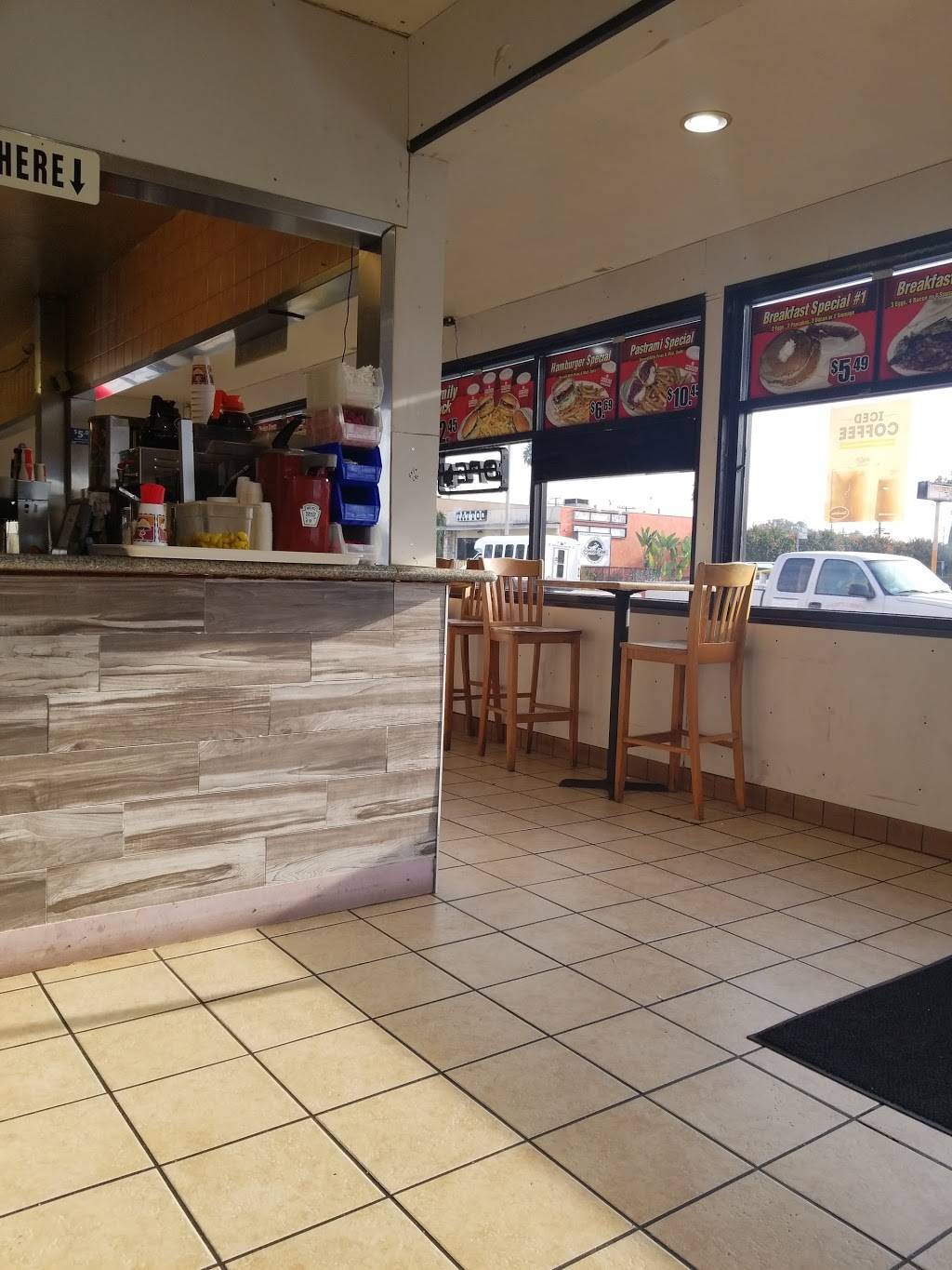 Petes Burger | restaurant | 13235 Paramount Blvd, South Gate, CA 90280, USA | 5625317775 OR +1 562-531-7775