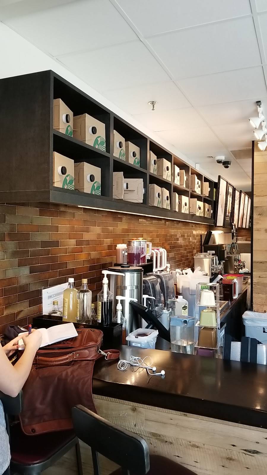 Starbucks | cafe | 11725 Lee Hwy, Fairfax, VA 22030, USA | 7033855732 OR +1 703-385-5732