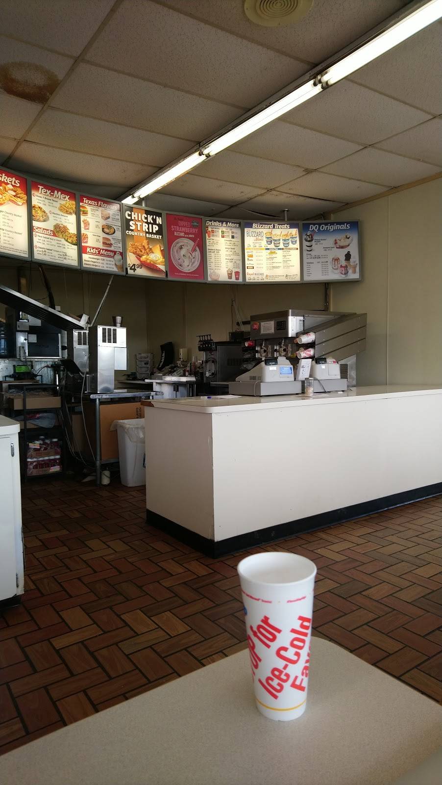 Dairy Queen Store | restaurant | 600 N Fannin St, De Leon, TX 76444, USA | 2548936804 OR +1 254-893-6804