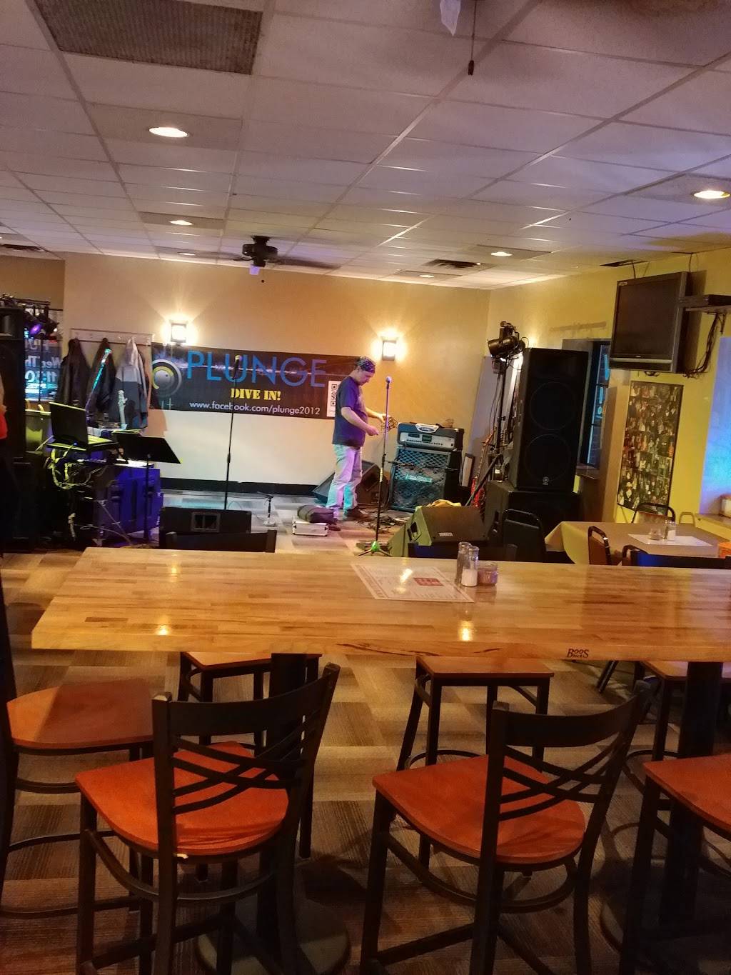 Victor Village Inn featuring TKs pizza | restaurant | 34 E Main St, Victor, NY 14564, USA | 5859245025 OR +1 585-924-5025