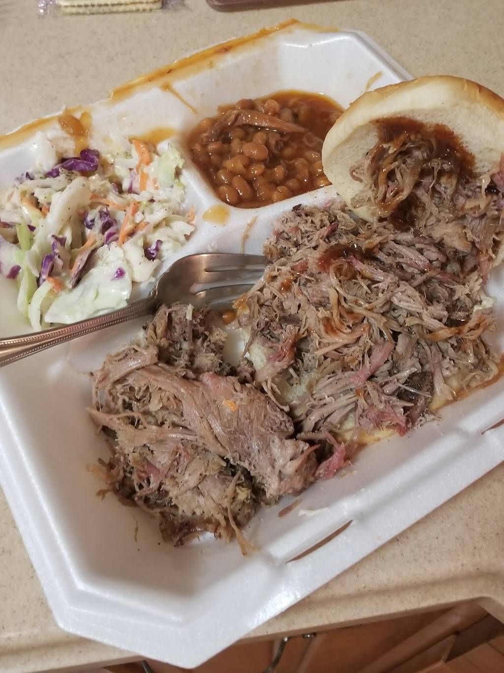 Southern Butts BBQ | restaurant | 6850 SE, US-301, Hawthorne, FL 32640, USA | 8506720674 OR +1 850-672-0674