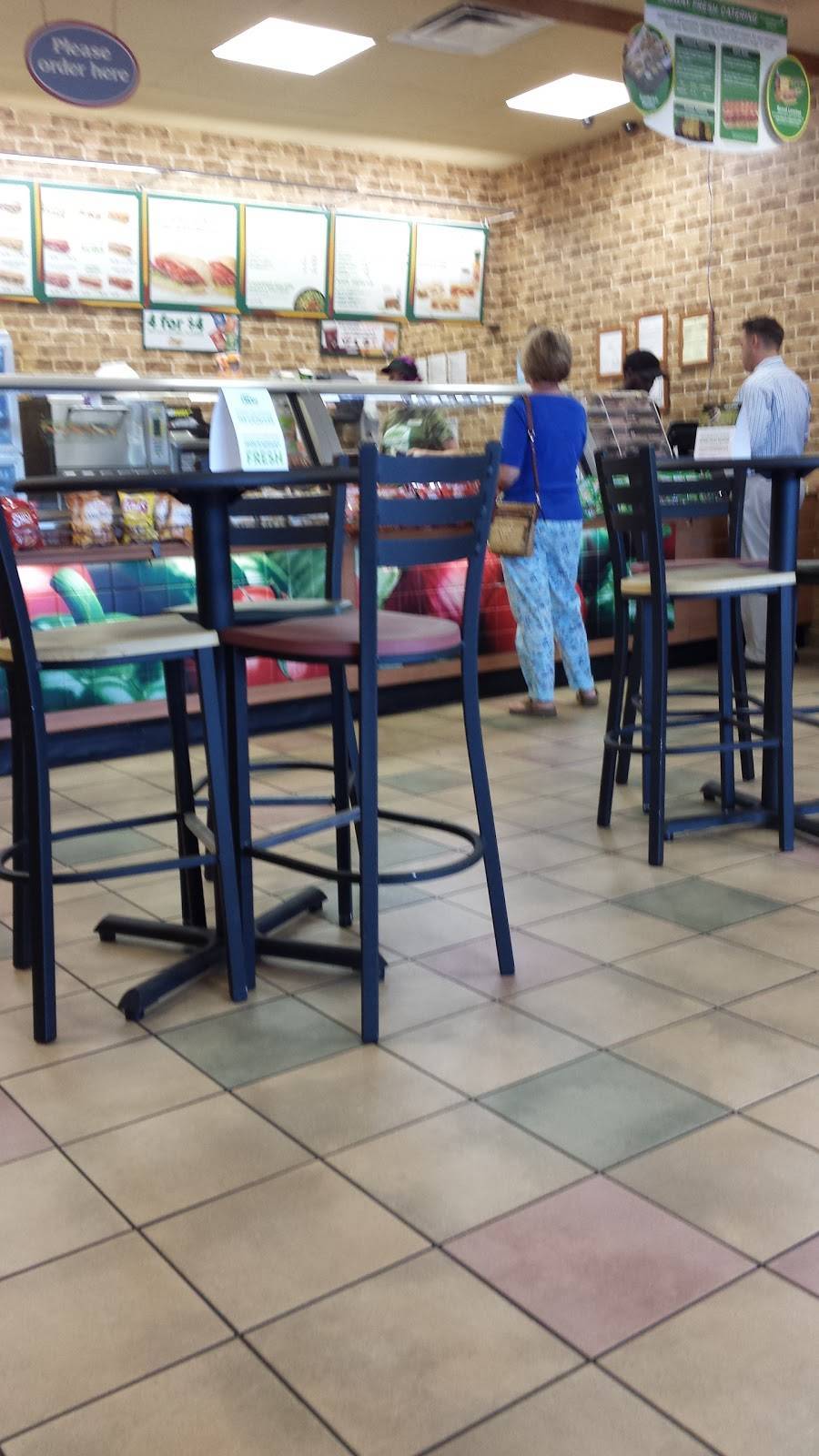 Subway | restaurant | 227 W Summer St, Greeneville, TN 37743, USA | 4236392848 OR +1 423-639-2848