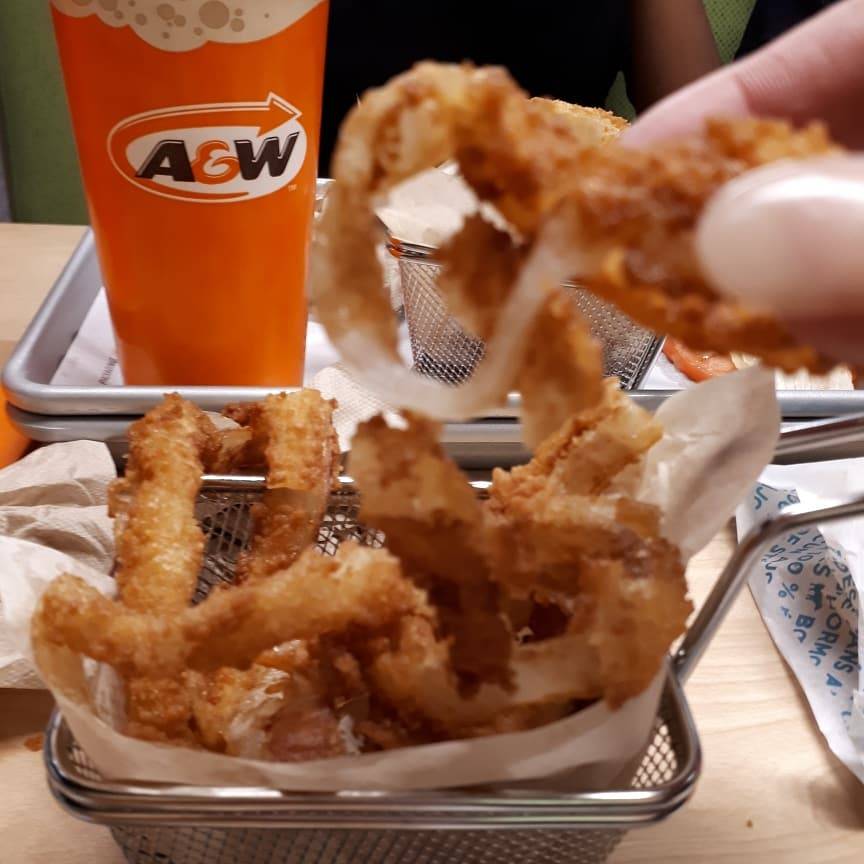 A&W Canada | restaurant | 30 Highbury Park Dr, Barrhaven, ON K2J 6K8, Canada | 6138004716 OR +1 613-800-4716