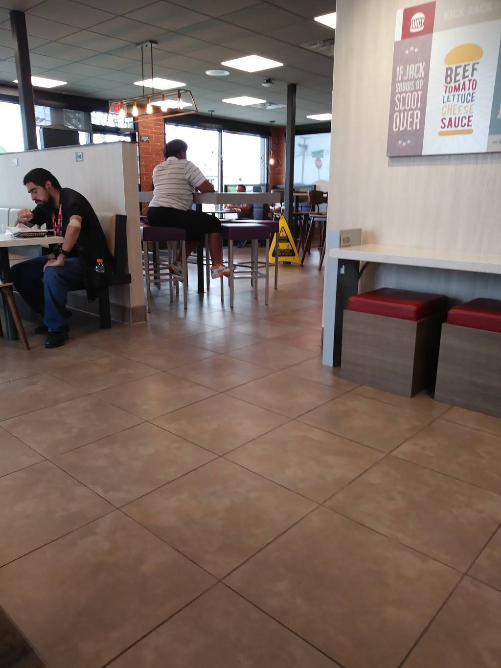 Jack in the Box | restaurant | 2105 W Seminary Dr, Fort Worth, TX 76115, USA | 8179269570 OR +1 817-926-9570