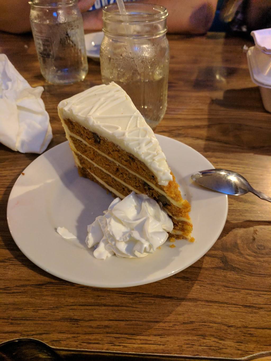 Robertos Log Cabin Restaurant | restaurant | 383 Trumbull Hwy, Lebanon, CT 06249, USA | 8604567663 OR +1 860-456-7663