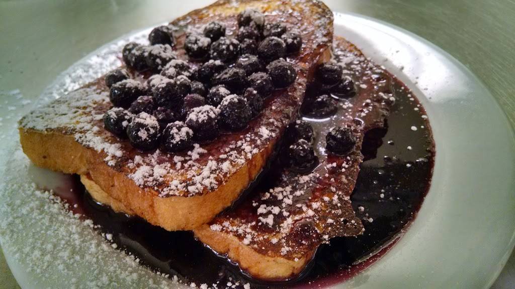 Flurys Cafe | restaurant | 2202 Front St, Cuyahoga Falls, OH 44221, USA | 3309291315 OR +1 330-929-1315