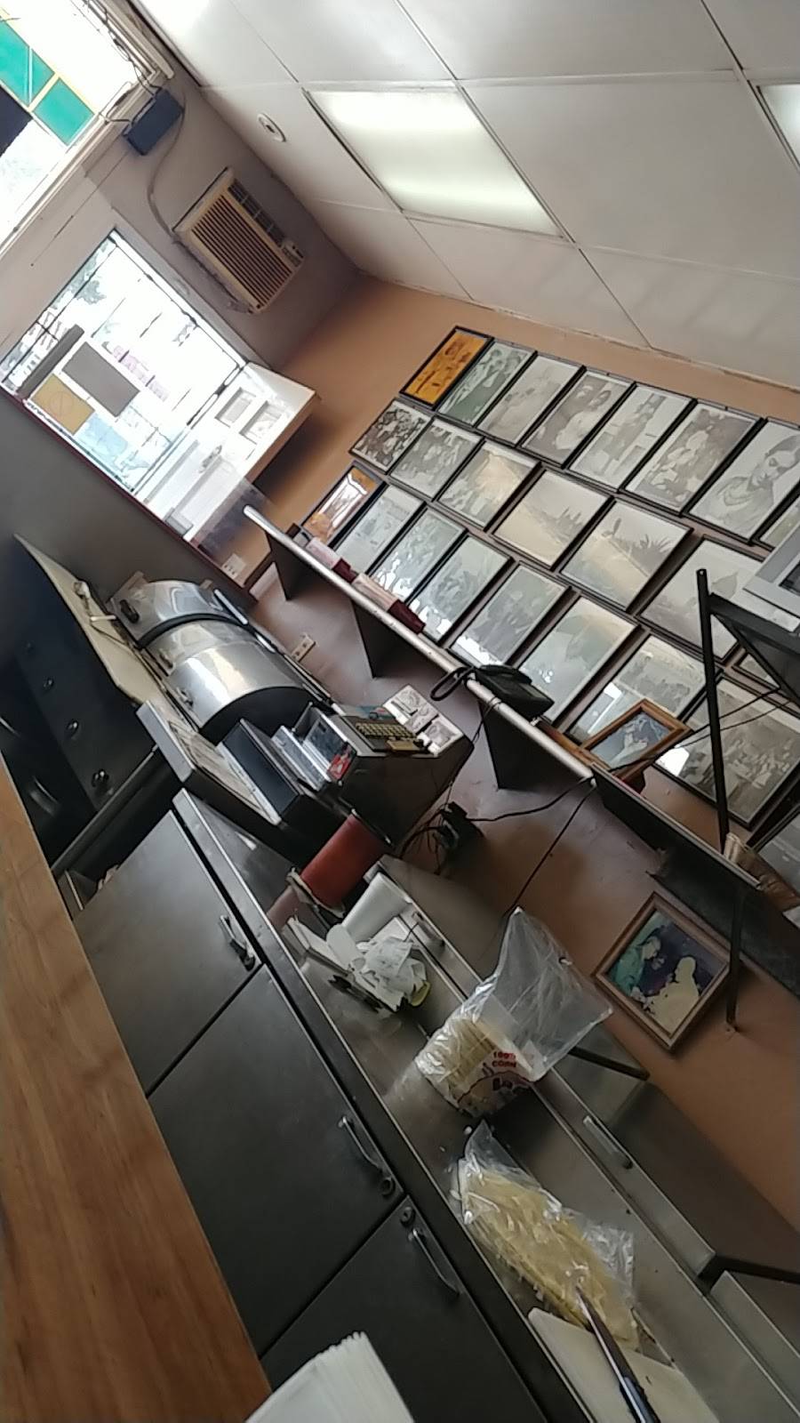 El Charro | restaurant | 12819 Venice Blvd, Los Angeles, CA 90066, USA | 3103911885 OR +1 310-391-1885