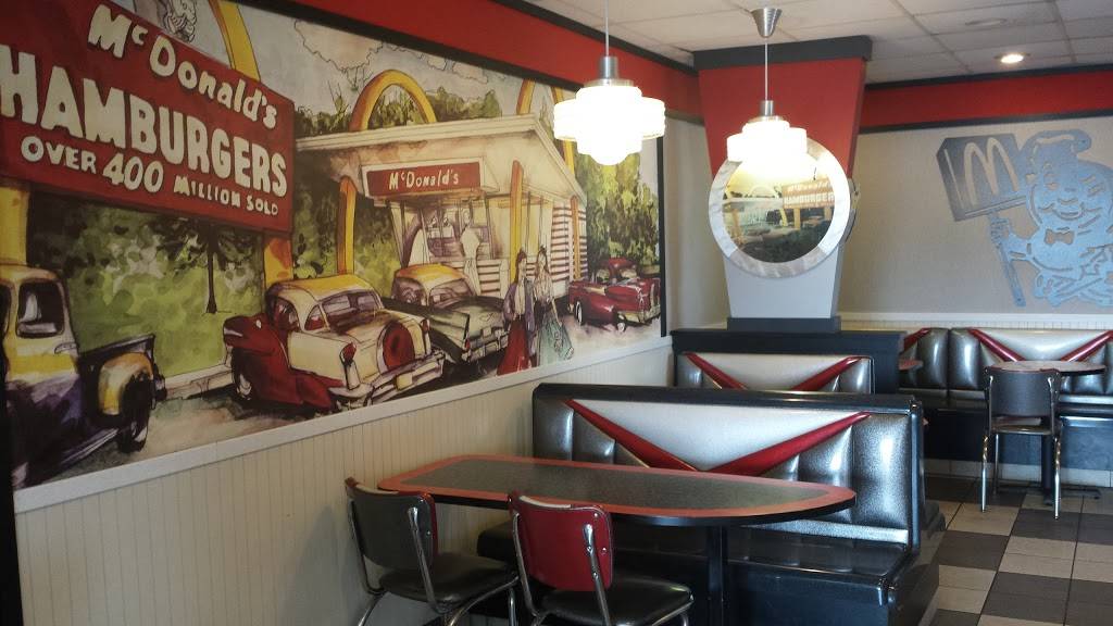 McDonalds | cafe | 819 U.S. 9, Queensbury, NY 12804, USA | 5187939446 OR +1 518-793-9446