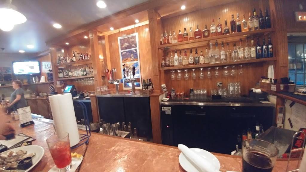 Captain Groovys Grill & Raw Bar | restaurant | 8101 Shore Dr, Norfolk, VA 23518, USA | 7579654667 OR +1 757-965-4667