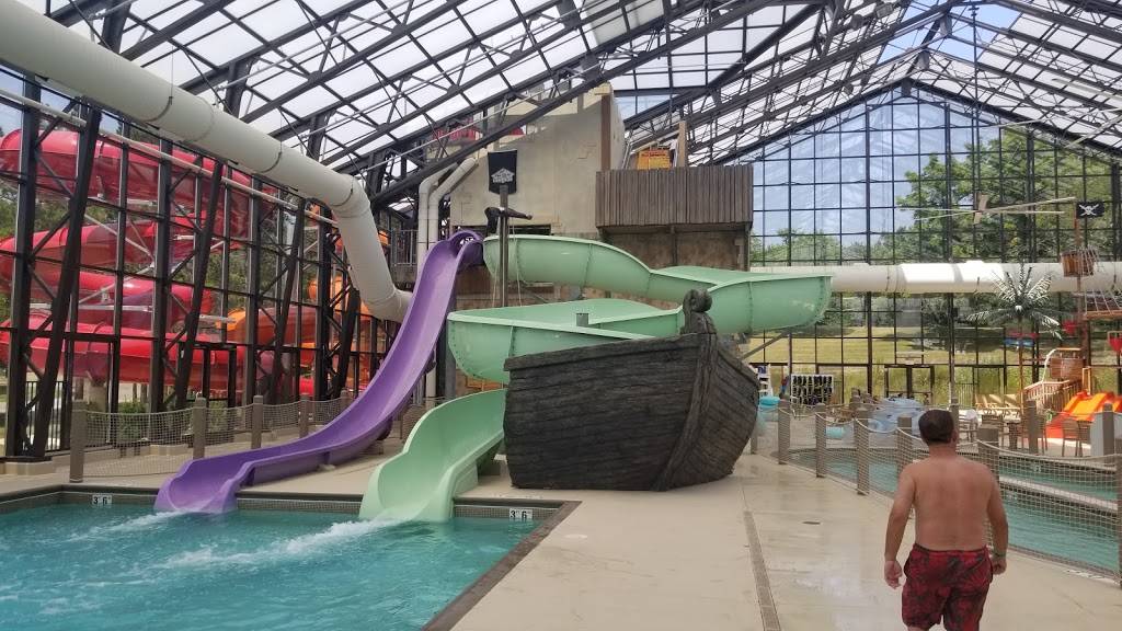 Pirates Cay Indoor Water Park | restaurant | 2558 N 3653rd Rd, Sheridan, IL 60551, USA | 8154963292 OR +1 815-496-3292