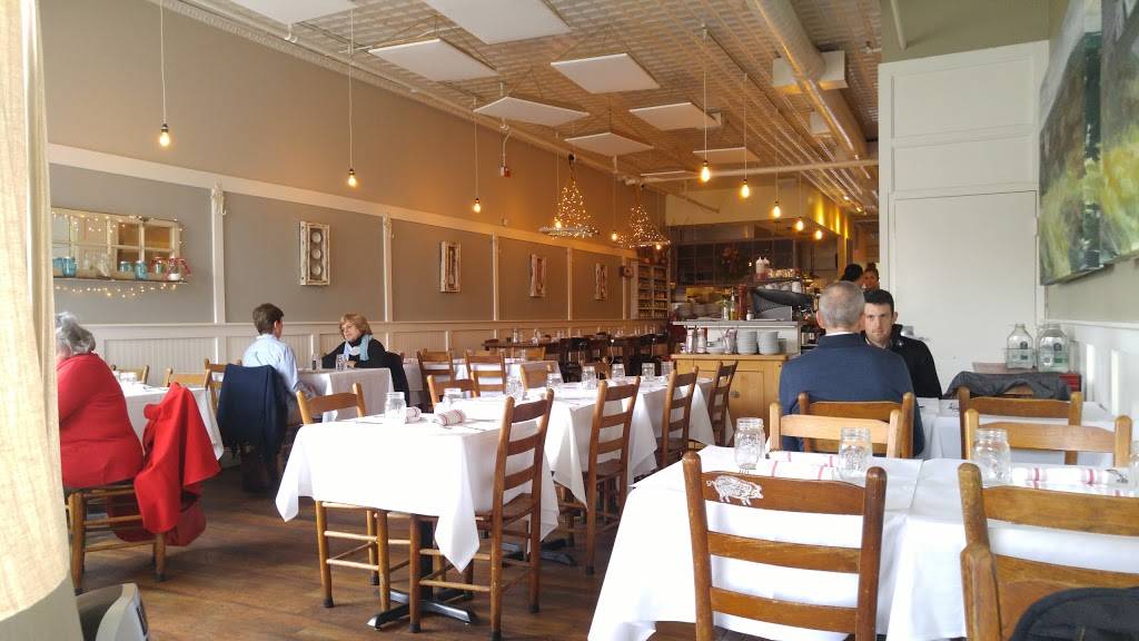 The Farmhouse | restaurant | 970 Great Plain Ave, Needham, MA 02492, USA | 7814496200 OR +1 781-449-6200