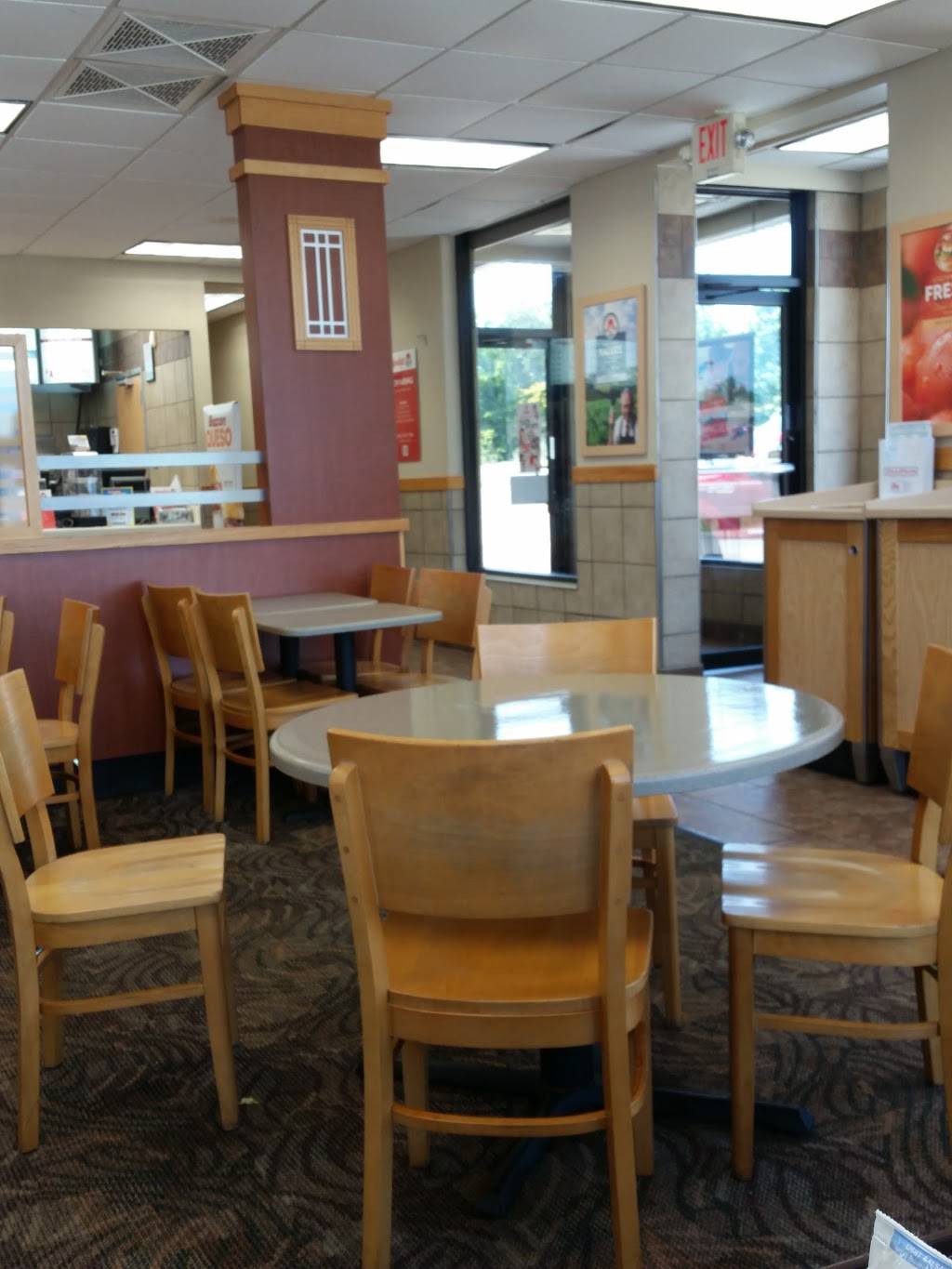 Wendys | restaurant | 225 N Dixie Blvd, Radcliff, KY 40160, USA | 2703516780 OR +1 270-351-6780