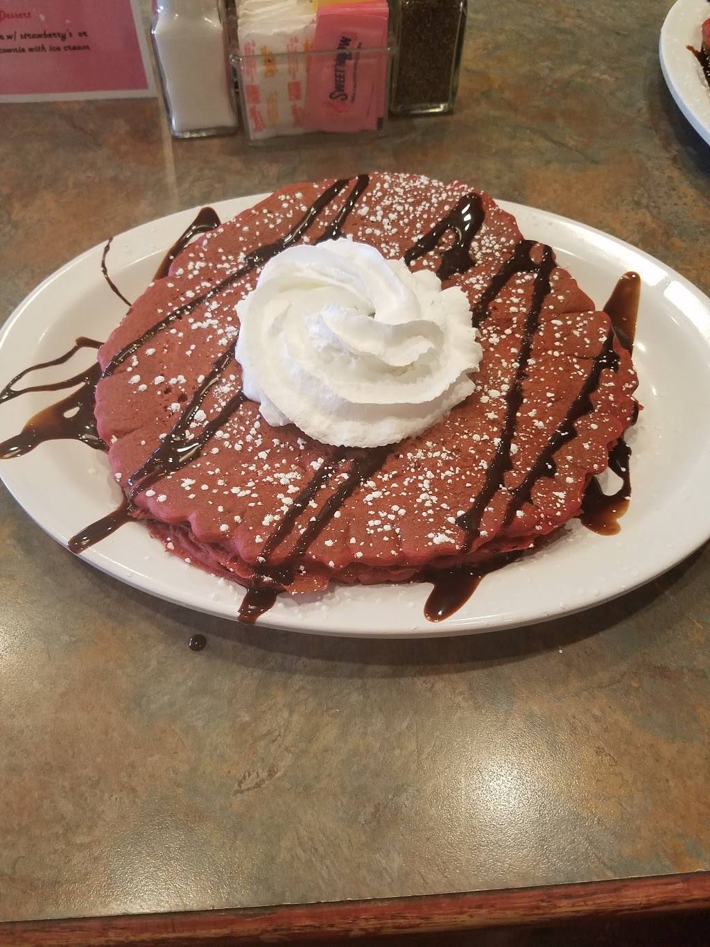 Sheffields Restaurant | restaurant | 1027 Sheffield Ave, Dyer, IN 46311, USA | 2193225808 OR +1 219-322-5808