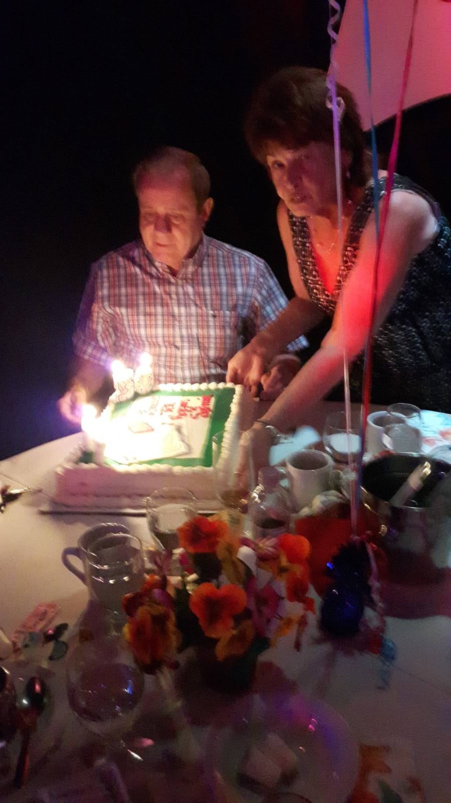 Le Monte Carlo | restaurant | 60 Rue Saint Paul, Charlemagne, QC J5Z 1G3, Canada | 4505812222 OR +1 450-581-2222