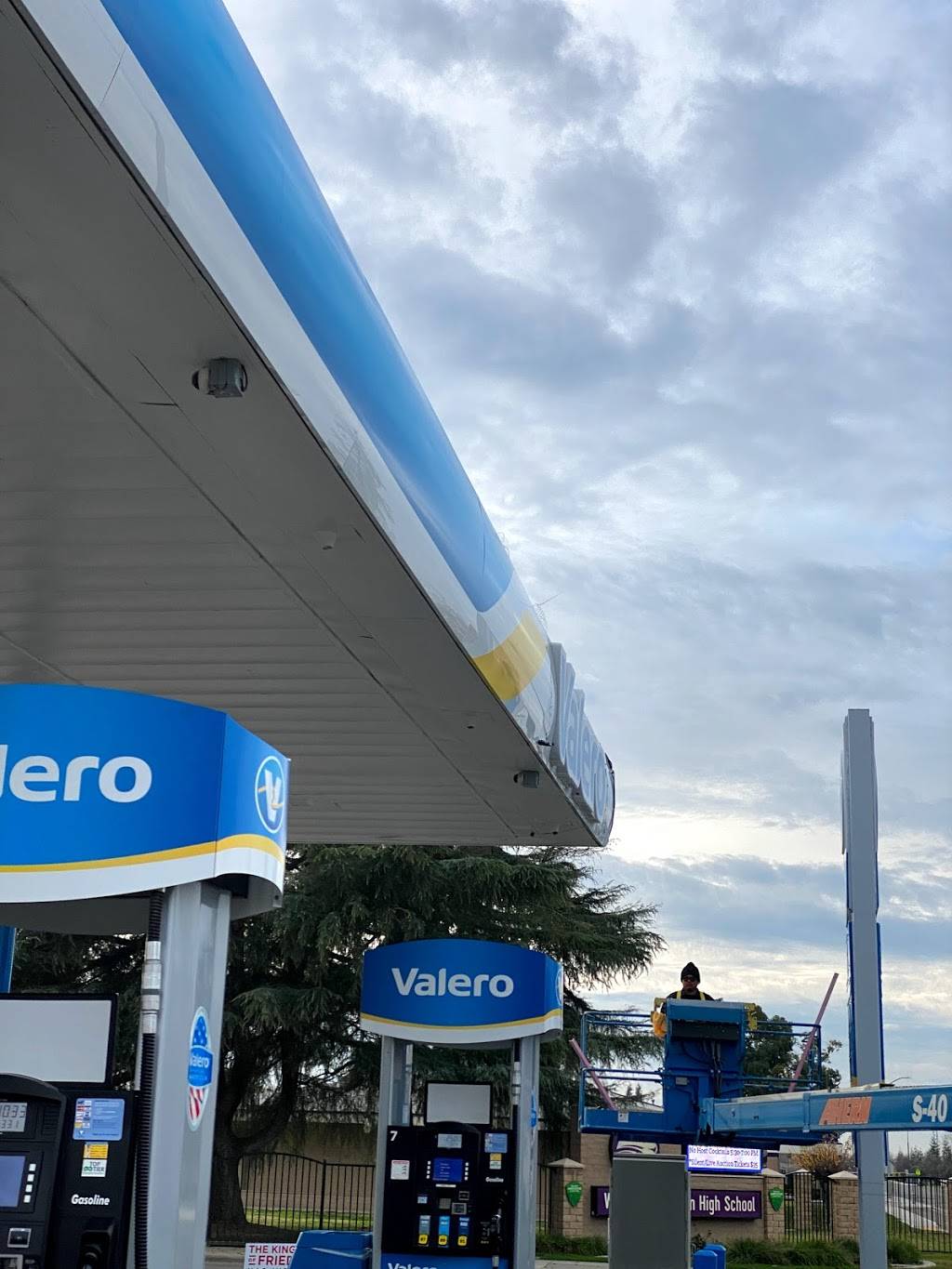 Jacks Gas | meal takeaway | 6012 S Elm Ave, Fresno, CA 93706, USA | 5593751808 OR +1 559-375-1808