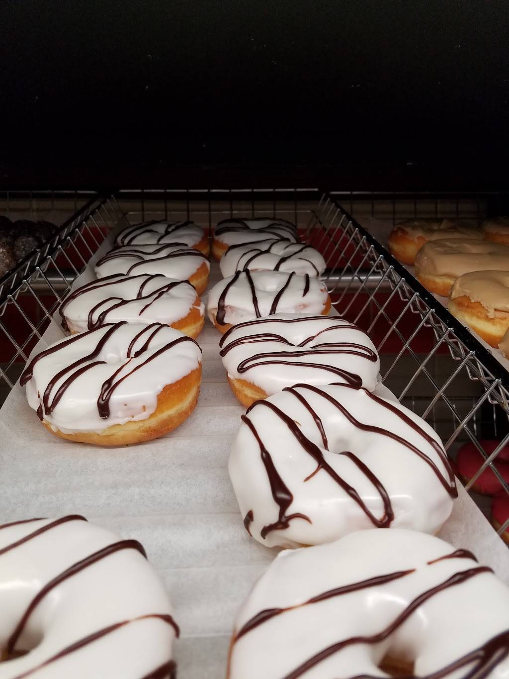 Dunkin | cafe | 707 Rockland Rd, Lake Bluff, IL 60044, USA | 2247066933 OR +1 224-706-6933