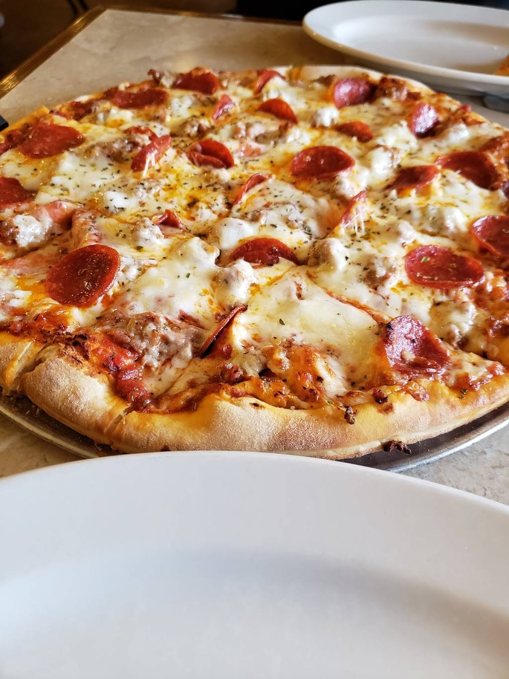 Johns Restaurant & Pizzeria | restaurant | 2914 11th St, Rockford, IL 61109, USA | 8153984044 OR +1 815-398-4044