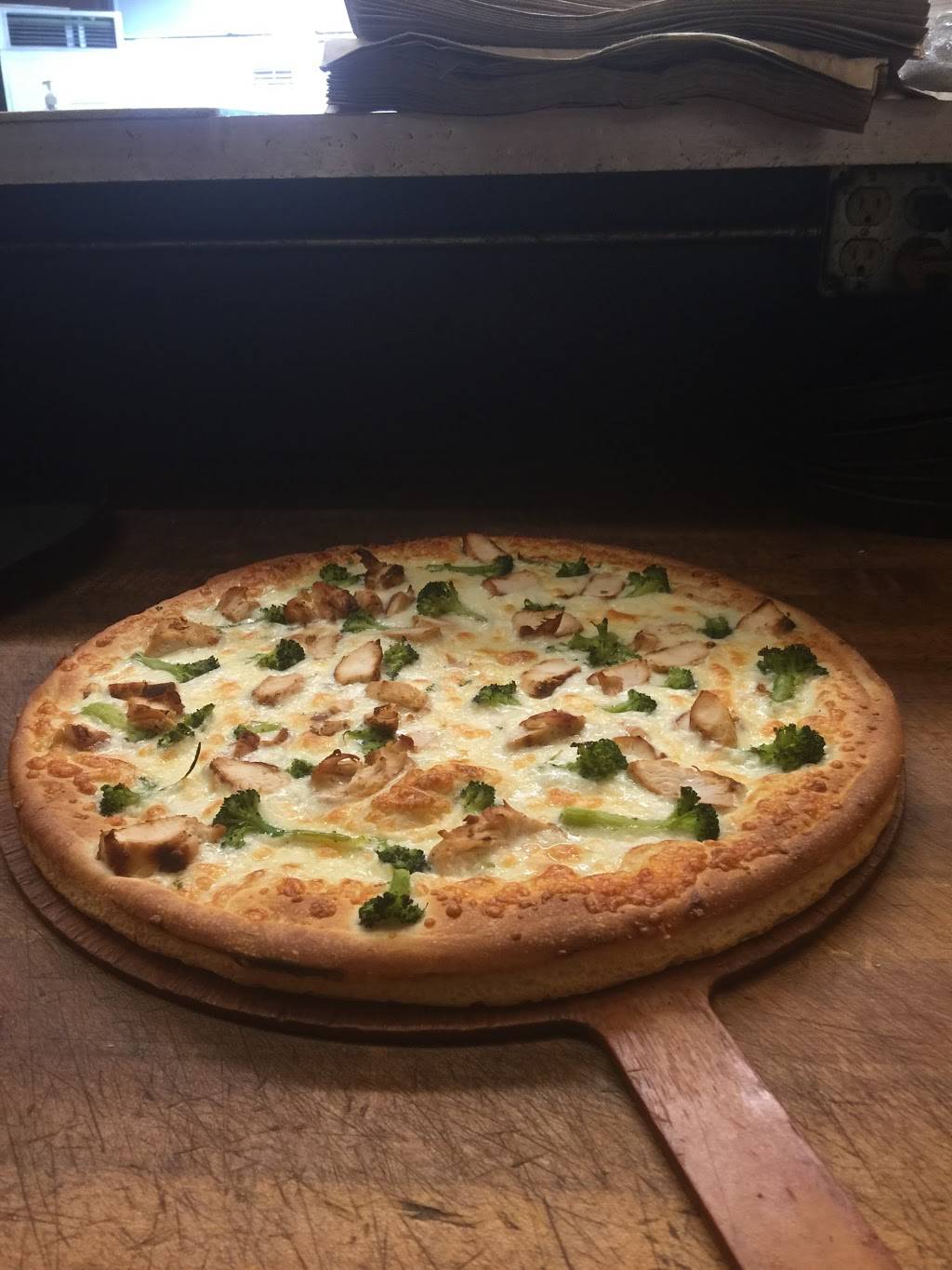 Boston House of Pizza | meal delivery | 956 American Legion Hwy, Roslindale, MA 02131, USA | 6173231010 OR +1 617-323-1010