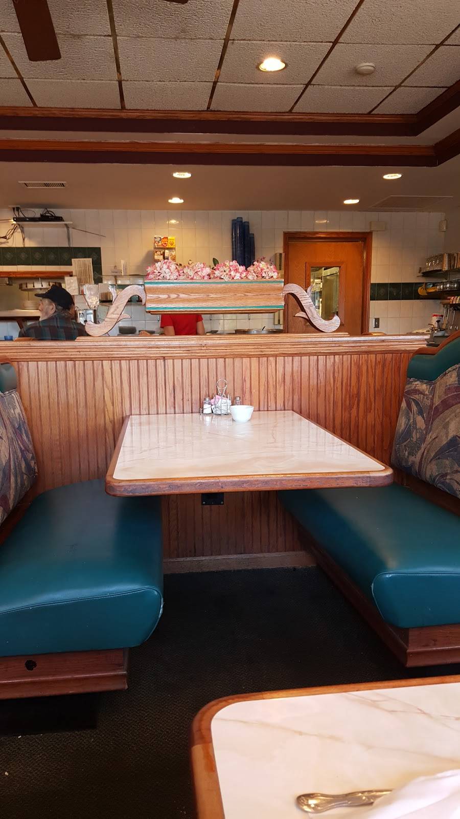 Dairyland Family Restaurant | restaurant | 716 Cottage Grove Rd, Madison, WI 53716, USA | 6082229232 OR +1 608-222-9232