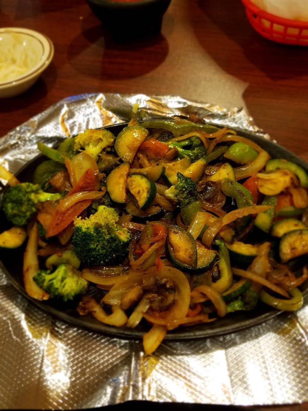 Los Jinetes Mexican Restaurant | restaurant | 220 1st St E, Independence, IA 50644, USA | 3193321361 OR +1 319-332-1361