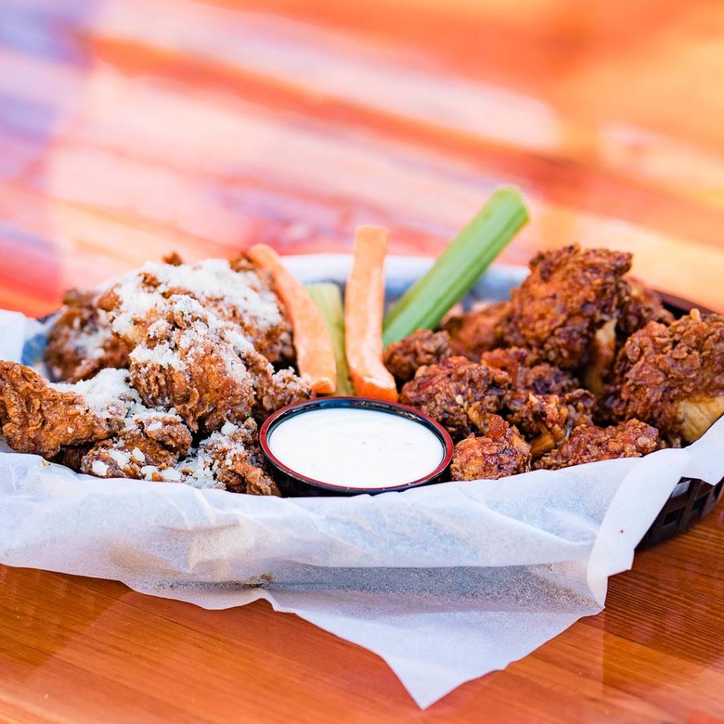 Dirty Birds Ocean Beach | restaurant | 1929 Cable St, San Diego, CA 92107, USA | 6192412922 OR +1 619-241-2922