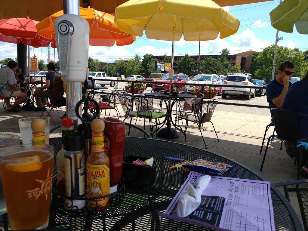 Sundance Grill & Bar | restaurant | 5755 28th St SE, Grand Rapids, MI 49546, USA | 6169565644 OR +1 616-956-5644