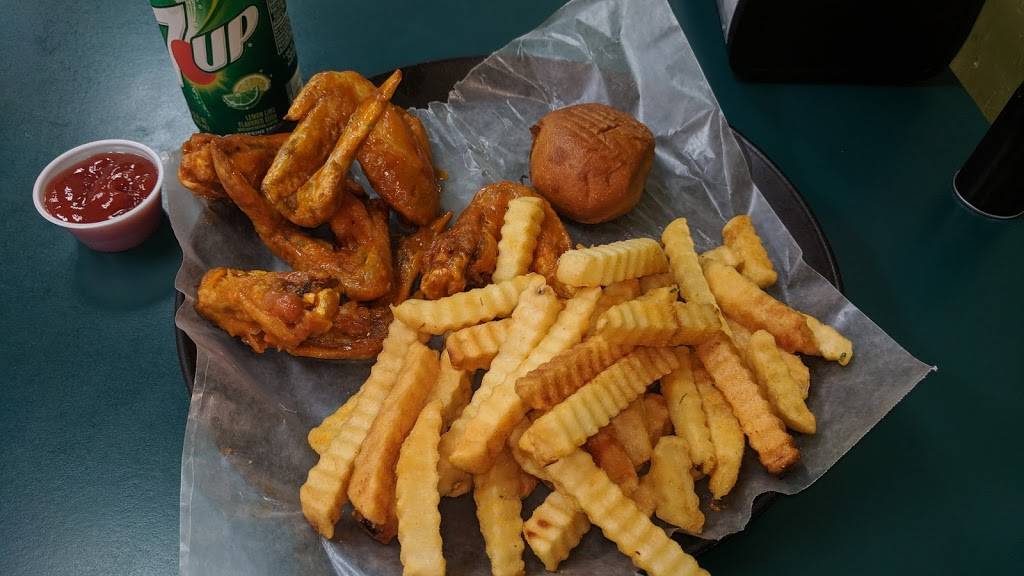 Rozays Wingz | restaurant | 2627 E 11th St, Tulsa, OK 74104, USA | 9185924140 OR +1 918-592-4140