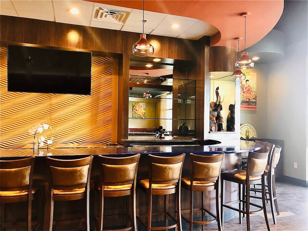 Silver Thai Cuisine The Colony | restaurant | 4940 TX-121 Ste 125, The Colony, TX 75056, USA | 4698884209 OR +1 469-888-4209