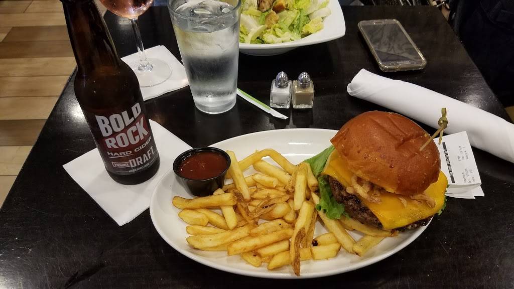 Chef Geoffs | restaurant | Dulles International Airport, Sterling, VA 20166, USA | 7035725576 OR +1 703-572-5576