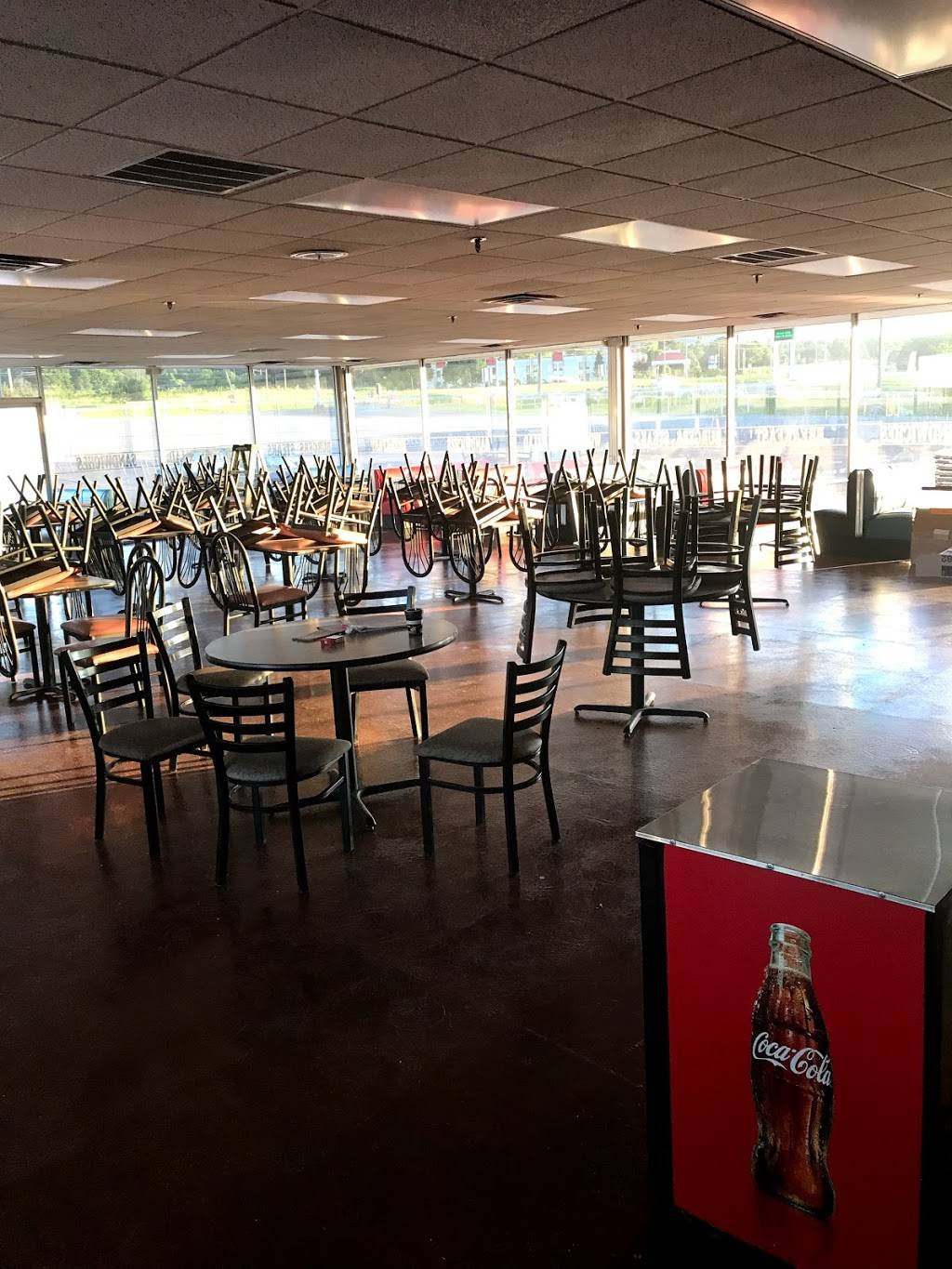 Big Stacks Truck Center | restaurant | 1100 W Hwy 25 #70, Newport, TN 37821, USA | 4237209090 OR +1 423-720-9090