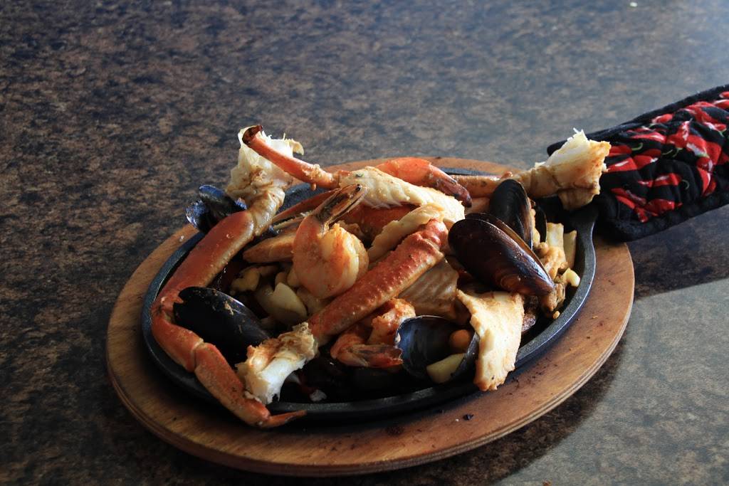 Brisas del Mar Daytona Beach | restaurant | 1500 Beville Rd #501, Daytona Beach, FL 32114, USA | 3869449752 OR +1 386-944-9752