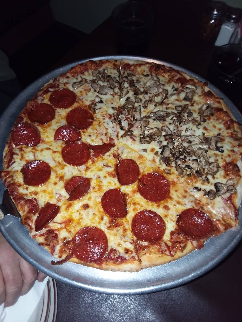 Jo-Jos Original Pizza | restaurant | 5614 Mayberry Square S, Sylvania, OH 43560, USA | 4198820028 OR +1 419-882-0028