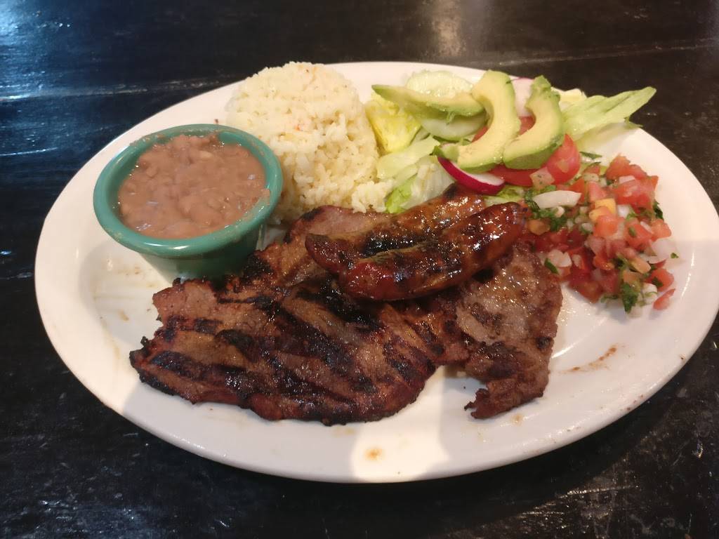 El Taco Guapo | restaurant | 205 Broadway, Lawrence, MA 01840, USA | 9786553134 OR +1 978-655-3134