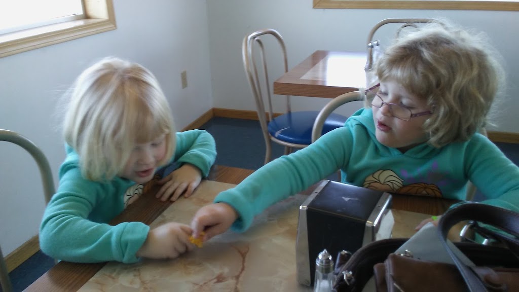 Deli-Queen | restaurant | Tone Rd, Kinross Charter Twp, MI 49752, USA | 9064955191 OR +1 906-495-5191