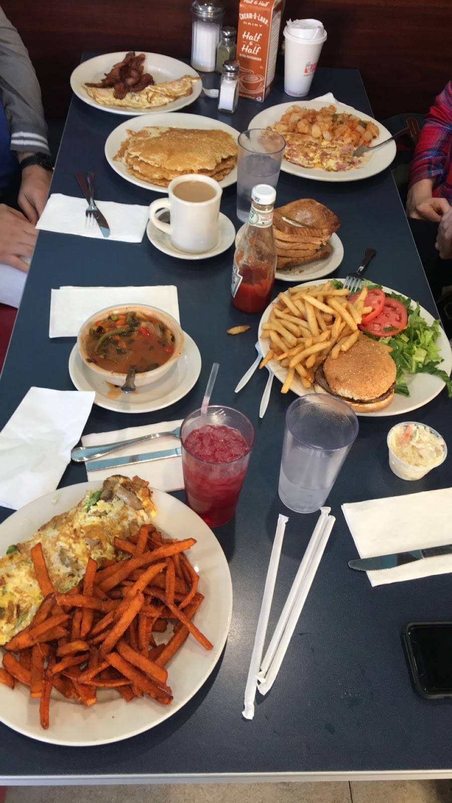 Georges Diner | restaurant | Westchester Ave, Bronx, NY 10472, USA | 7188281170 OR +1 718-828-1170