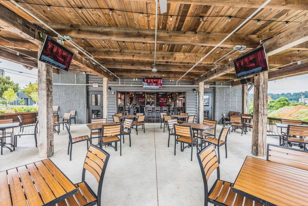 Parkway Pourhouse | restaurant | 801 Riverfront Pkwy, Chattanooga, TN 37402, USA | 4234985300 OR +1 423-498-5300