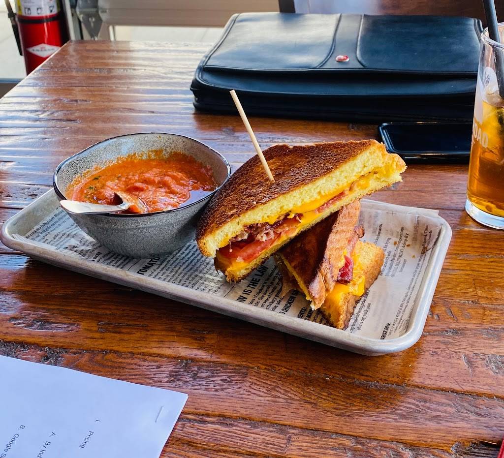 Chuck Lager Americas Tavern | restaurant | 270 White Horse Pike, Barrington, NJ 08007, USA | 8566170663 OR +1 856-617-0663