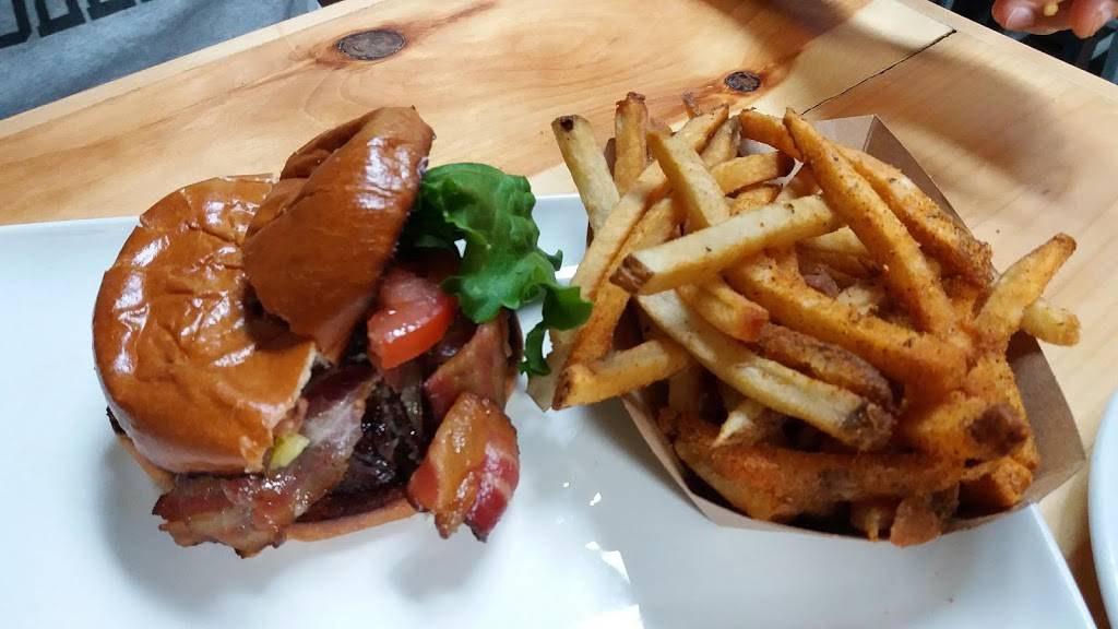 BEERWORKS No. 2 Salem | restaurant | 278 Derby St, Salem, MA 01970, USA | 9787452337 OR +1 978-745-2337