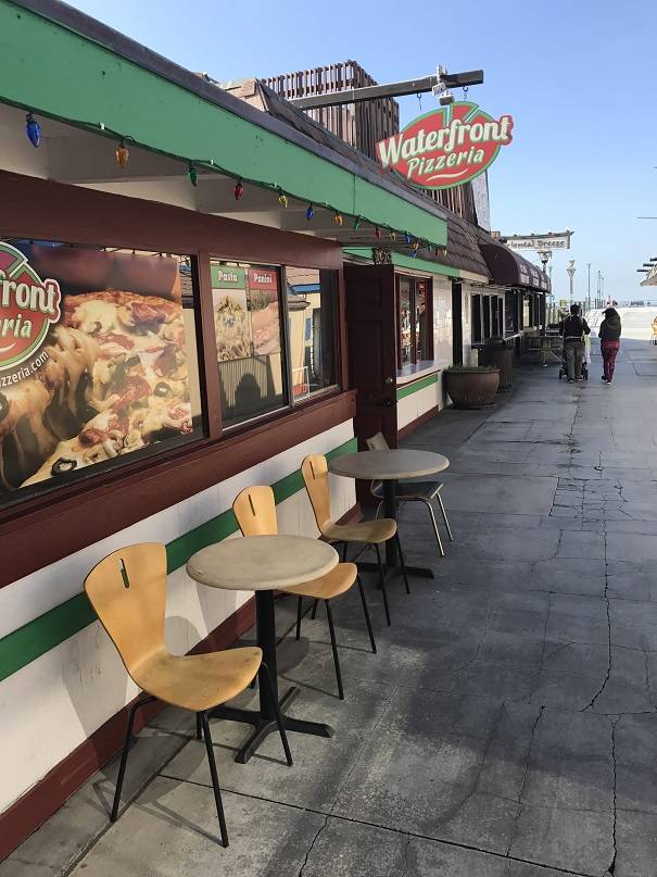 Waterfront Pizzeria | restaurant | Fishermans Wharf, Redondo Beach, CA 90277, USA | 3103747499 OR +1 310-374-7499