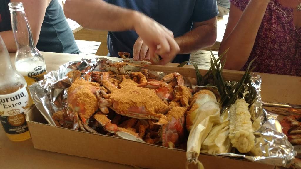 Lintons Crab House & Seafood Carry-Out | restaurant | 4500 Crisfield Hwy, Crisfield, MD 21817, USA | 4109680127 OR +1 410-968-0127