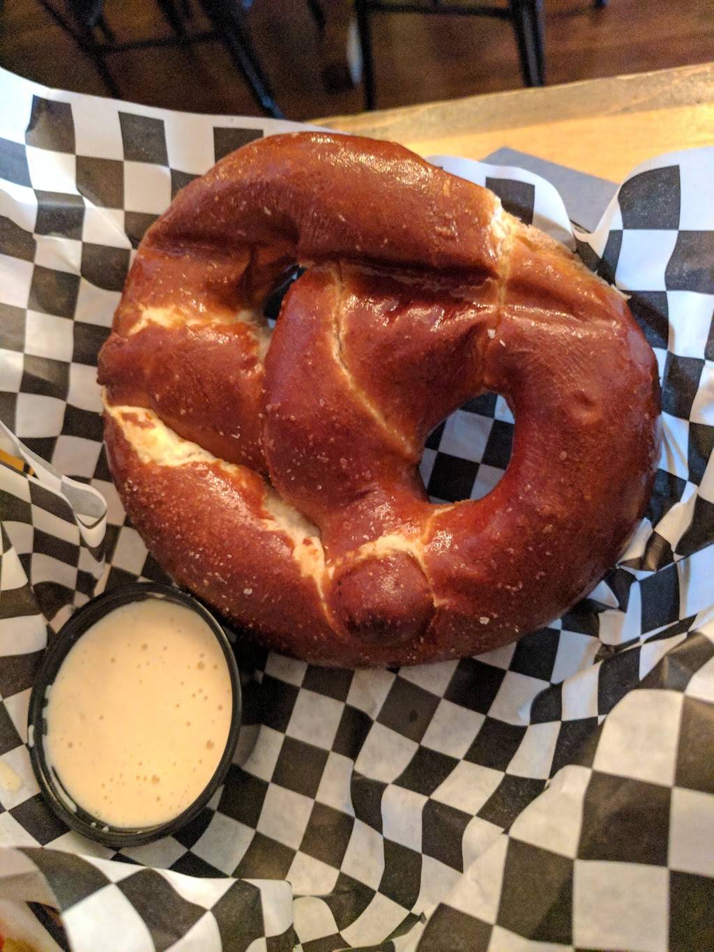 Der Wolf | restaurant | 72 N Fair Oaks Ave, Pasadena, CA 91103, USA | 6262196054 OR +1 626-219-6054