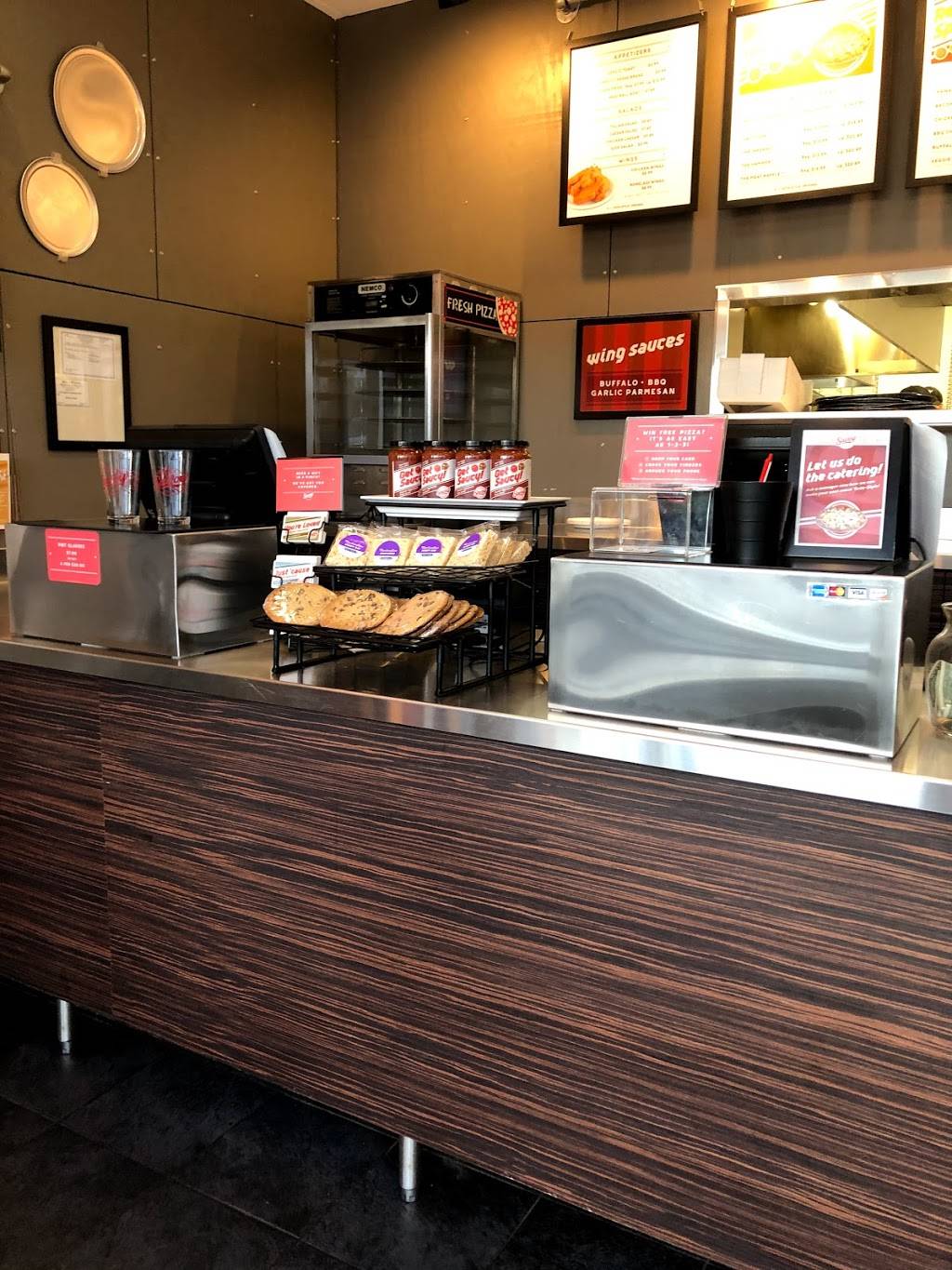 Reds Savoy Pizza | restaurant | 3250 Denmark Ave, Eagan, MN 55123, USA | 6514546400 OR +1 651-454-6400