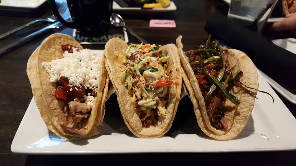 The Hoppy Gnome | restaurant | 203 E Berry St, Fort Wayne, IN 46802, USA | 2604220070 OR +1 260-422-0070