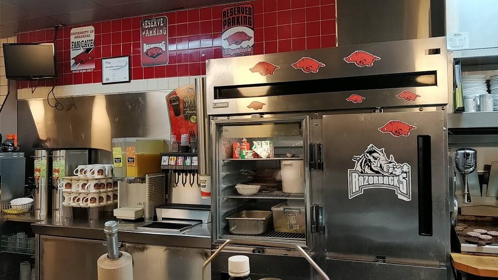 Waffle House | meal takeaway | 2311 West, M.L.K. Jr Blvd, Fayetteville, AR 72701, USA | 4794437549 OR +1 479-443-7549