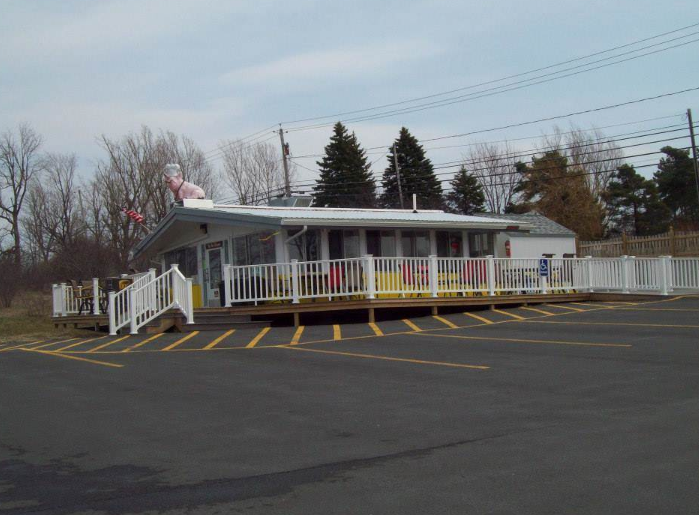 Mikes Pig Pen | restaurant | 18938 Watertown Center Loop, Watertown, NY 13601, USA | 3156814027 OR +1 315-681-4027