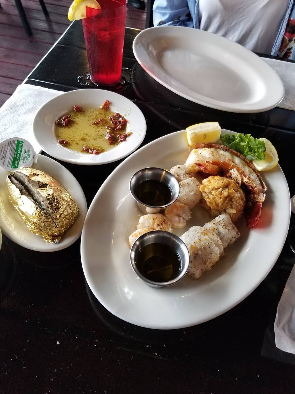 Maries Seafood | restaurant | 4304 Park Rd, Sea Isle City, NJ 08243, USA | 6092633474 OR +1 609-263-3474