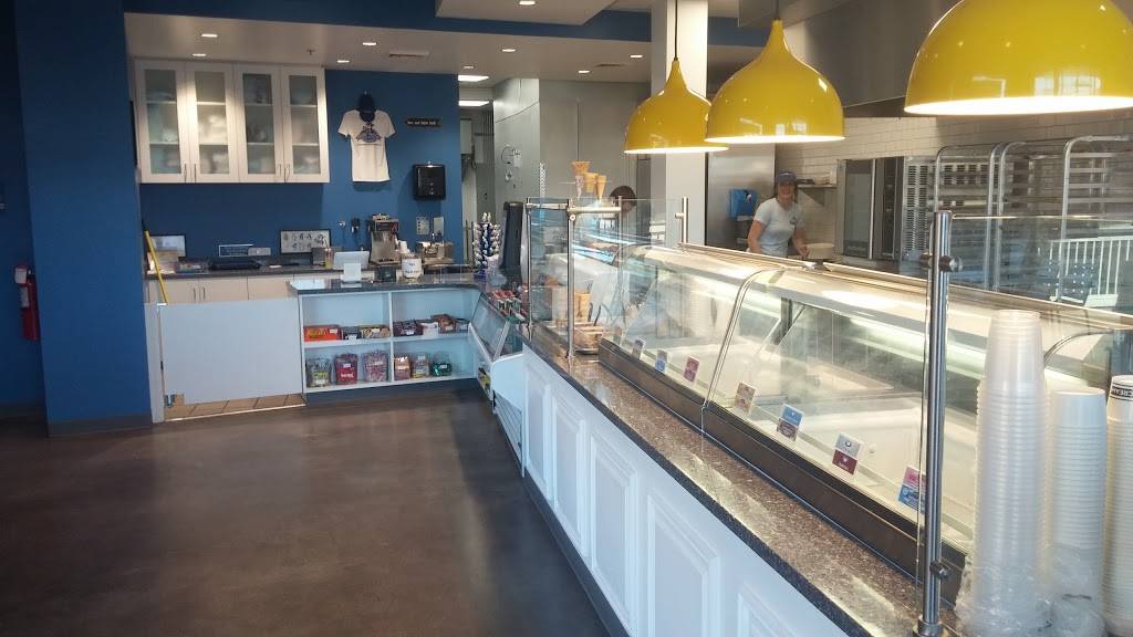 Frozen Penguin | restaurant | 9500 East Vía de Ventura, Scottsdale, AZ 85256, USA | 4806466070 OR +1 480-646-6070