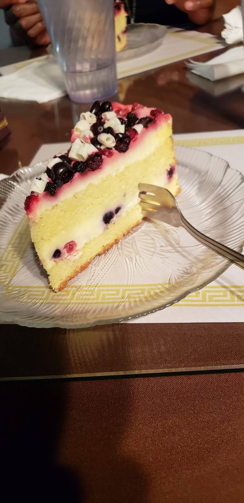 Brunos European Restaurant | restaurant | 10902 Bridgeport Way SW, Lakewood, WA 98499, USA | 2537197181 OR +1 253-719-7181