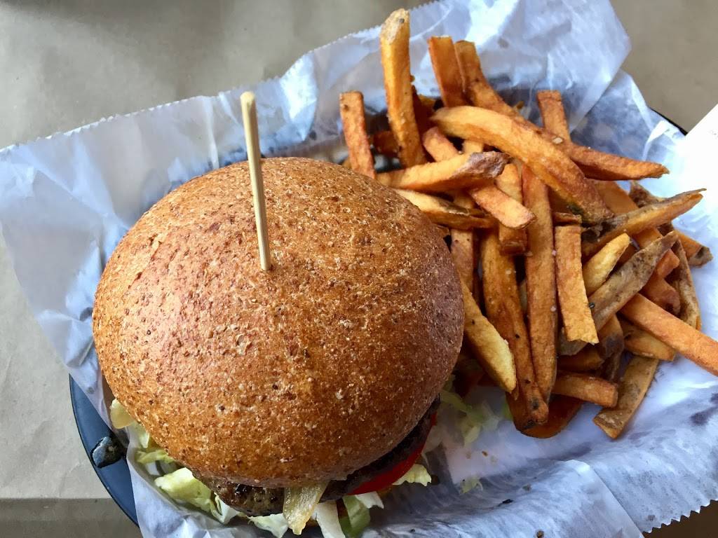 Little Bs Burger Bar | restaurant | 49 Main St, Tarrytown, NY 10591, USA | 9146312228 OR +1 914-631-2228